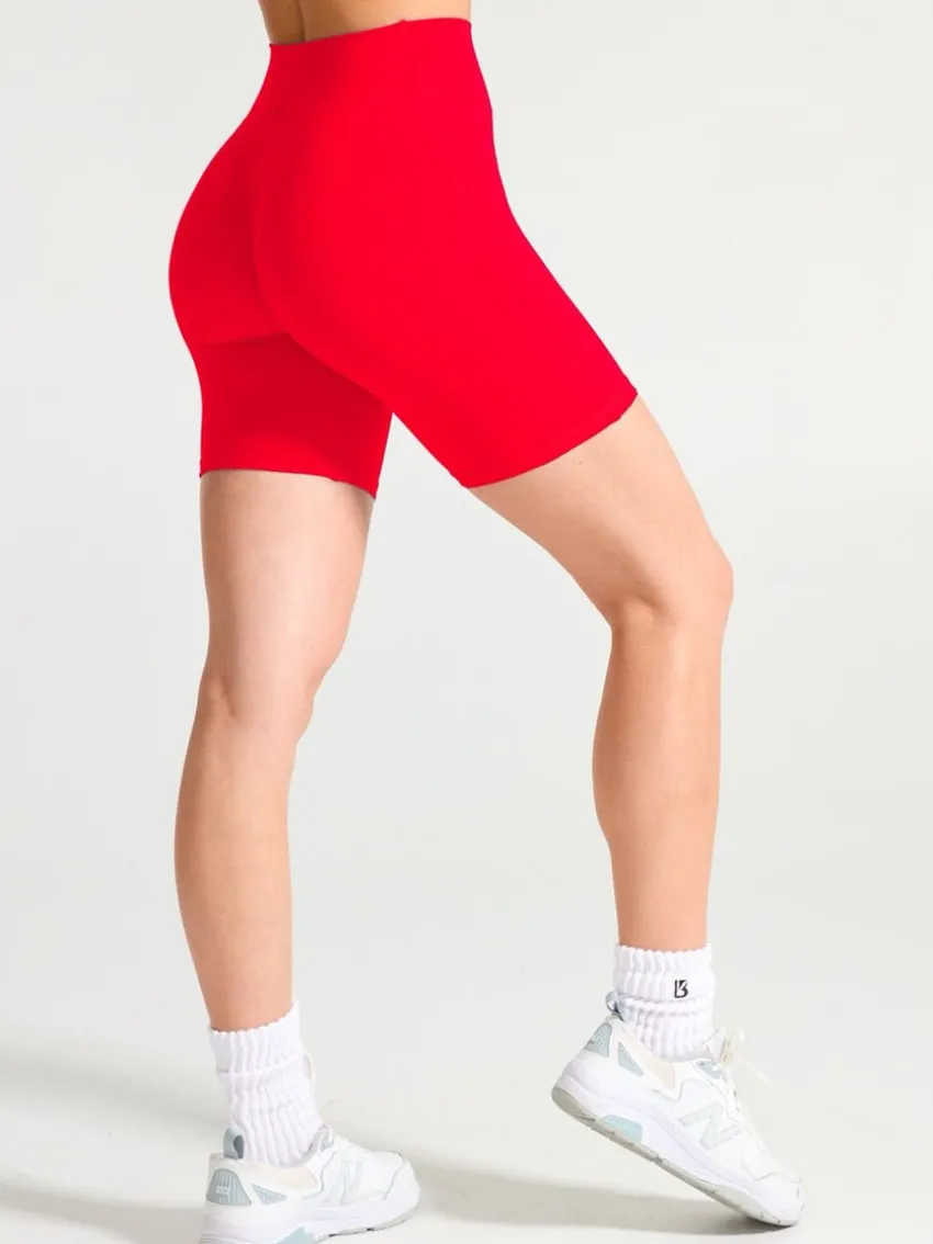 Aggressive Scrunch Short 7"