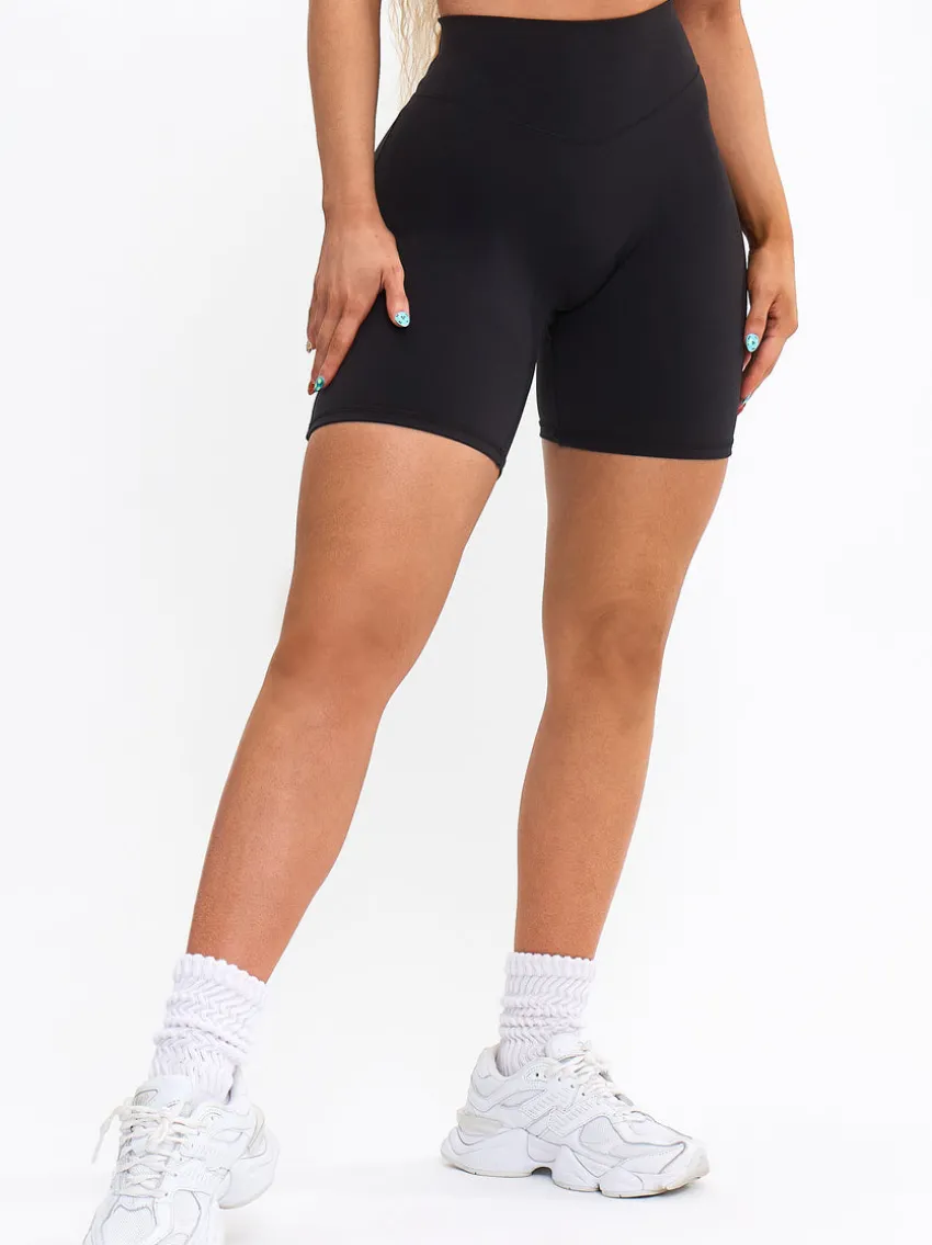 Aggressive Scrunch Short 7"