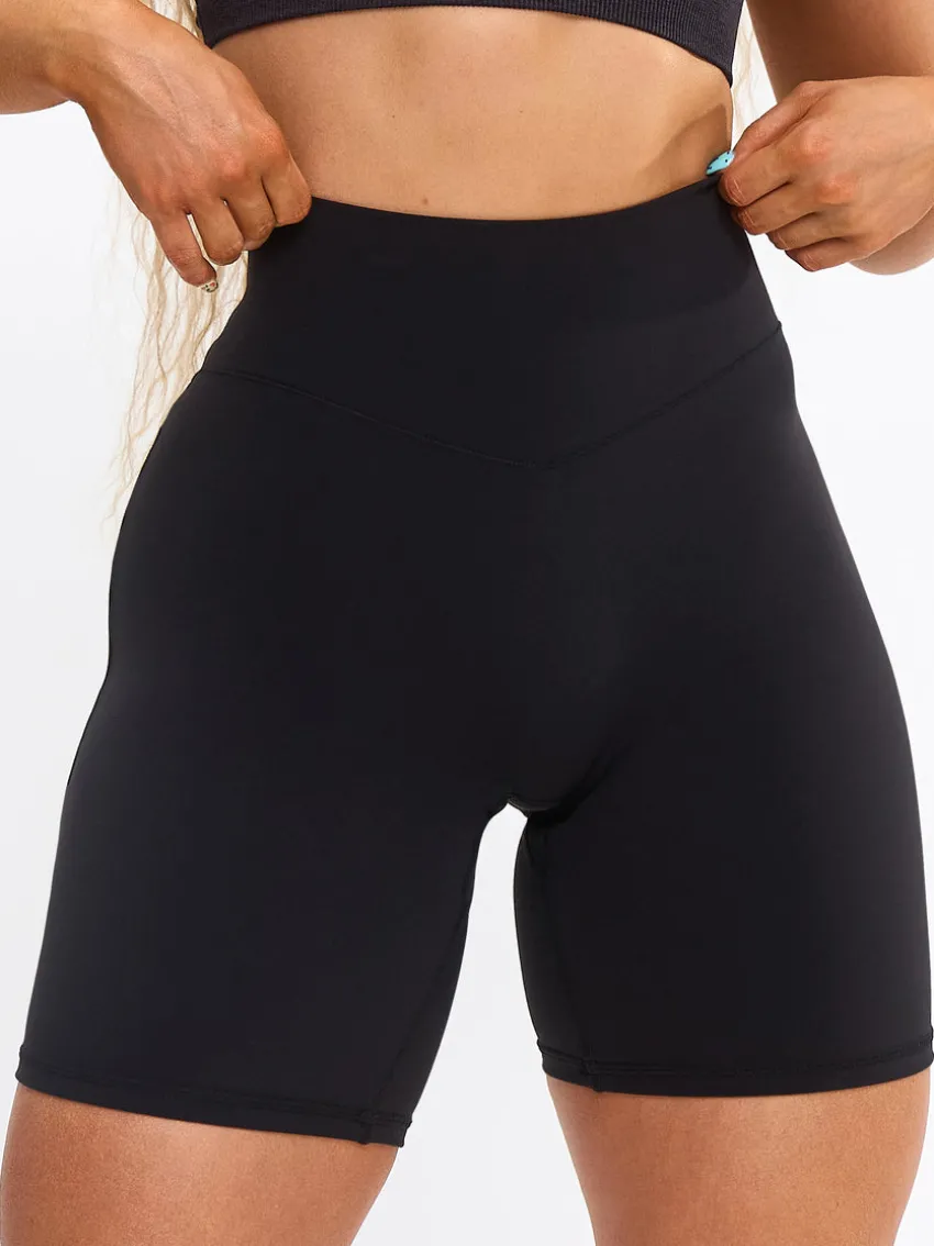 Aggressive Scrunch Short 7"