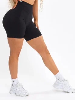 Aggressive Scrunch Short 7