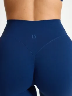 Aggressive Scrunch Short 7