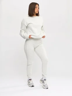 Cloud Crew Pullover