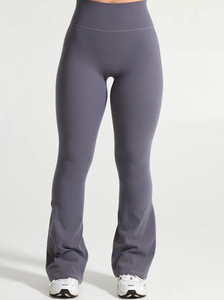 Legacy Flare Legging
