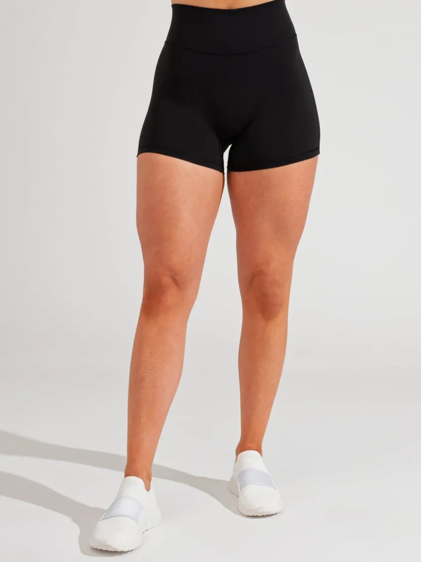 Legacy Short 4"