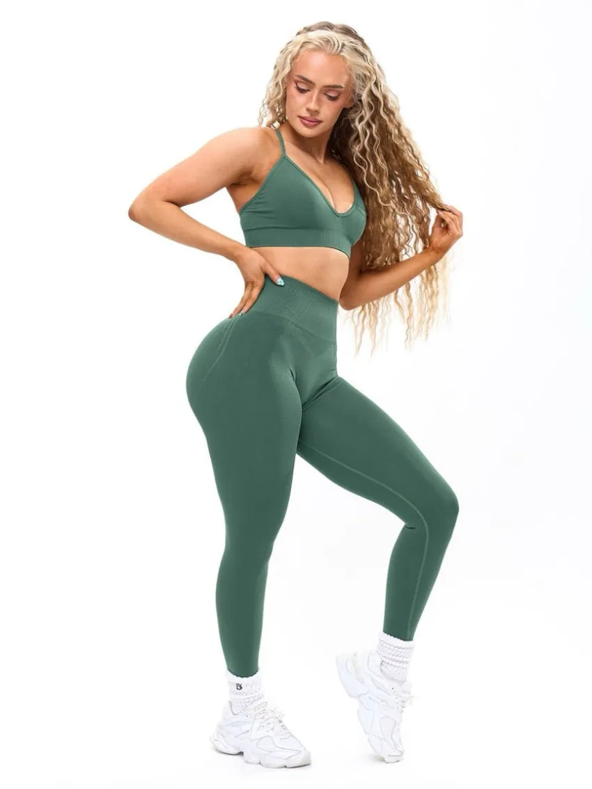Plunge Seamless Sports Bra