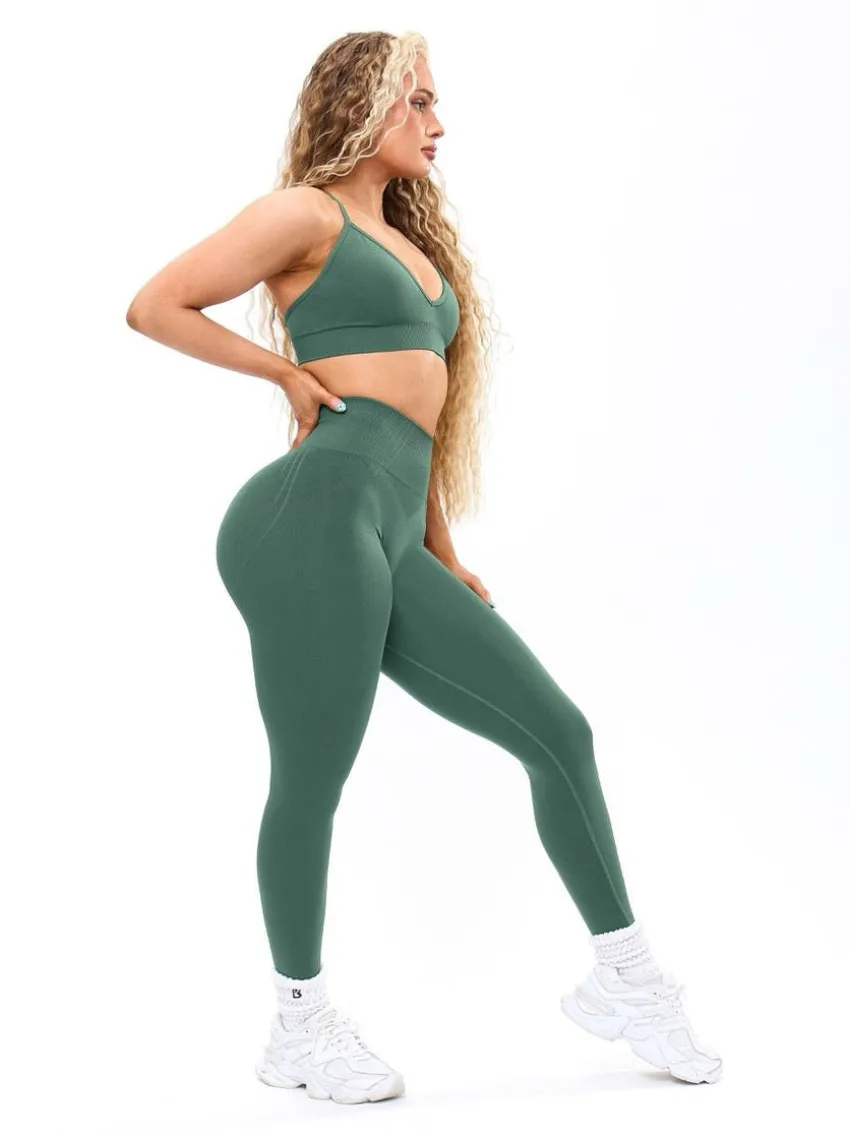 Plunge Seamless Sports Bra