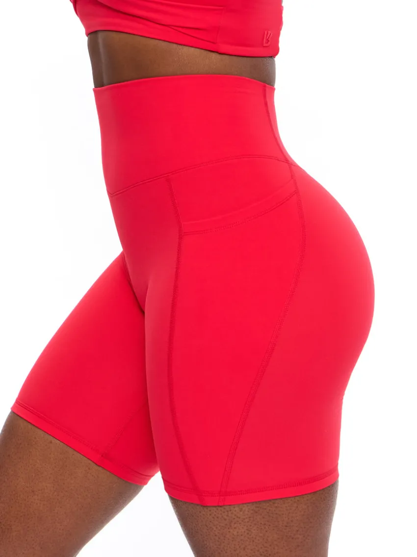 Rosa Pocket Short 7"