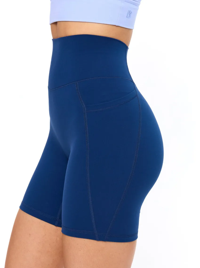 Rosa Pocket Short 7"